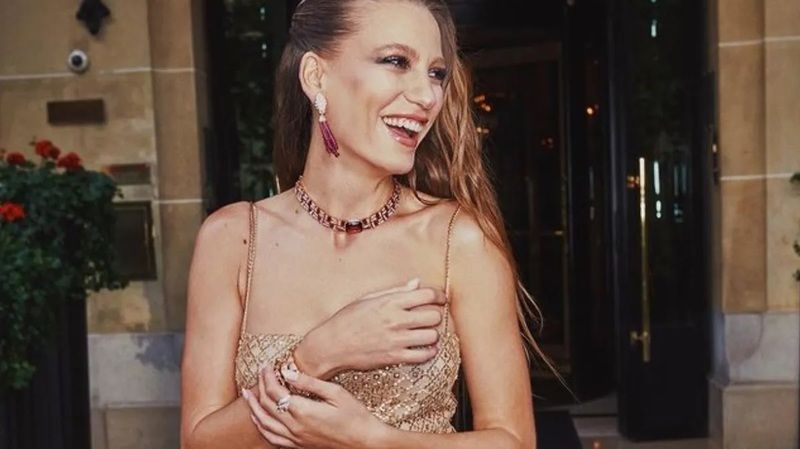 Serenay Sarıkaya’dan en lüks oy kombini! Her detayında servet yatıyor! 2