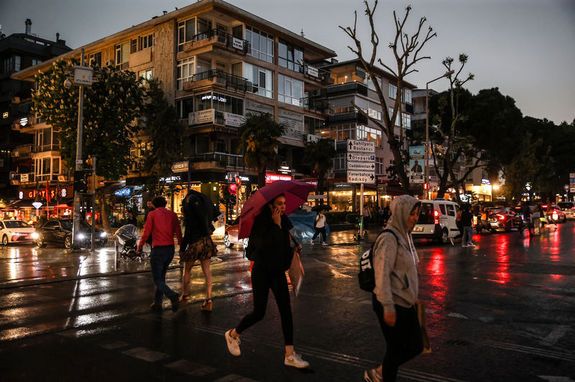 Meteoroloji Son Hava Durumu Tahminini Yayınladı! 3 Bölge İçin Sağanak Uyarısı Verildi! 2