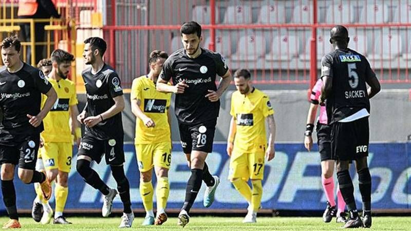 Ümraniyespor’dan rekor kıran paylaşım! Paylaşımları sosyal medyada gündem oldu! 3