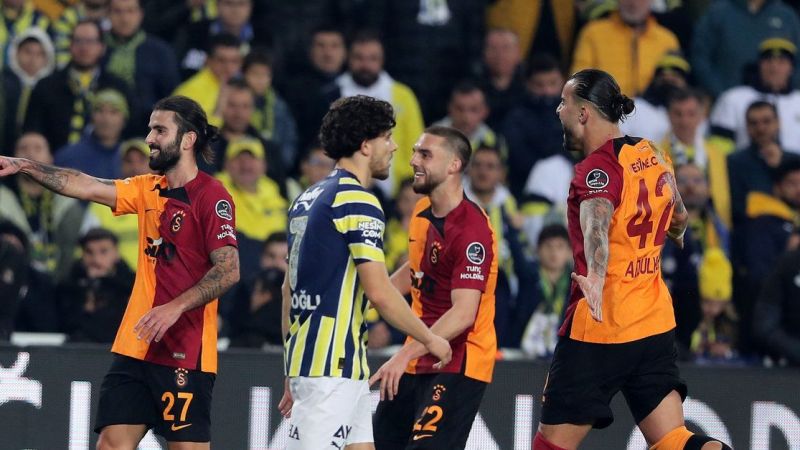 Derbi heyecanı başladı! Galatasaray Fenerbahçe karşılaşmasına büyük ilgi! 2