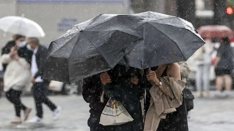 Meteoroloji Genel Müdürlüğü tarafından yapılan son değerlendirmeler! Yurt genelinin parçalı ve çok bulutlu olması bekleniyor! 4