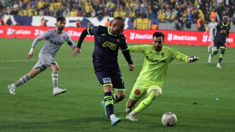 Başakşehir beraberlik ile karşılaşamaya son verdi! Ankaragücü ekibi 2-2’lik beraberlik ile sahadan ayrıldı! 3