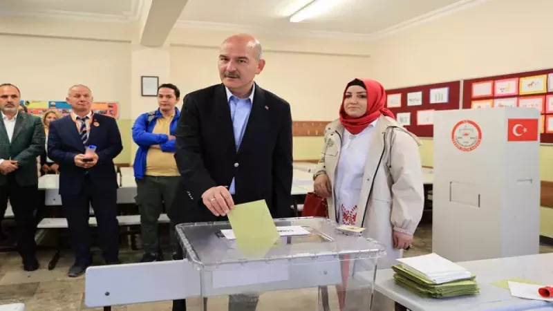 İkinci tur seçiminde siyasiler sandıkta! Erdoğan, Kılıçdaroğlu, Akşener, İnce gibi isimler oy kullandı: İşte siyasilerin o pozları... 13