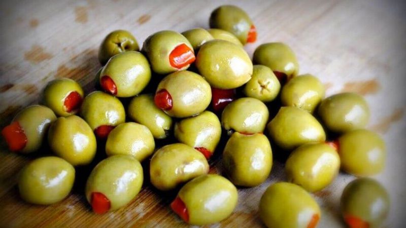 Zeytin tüketerek bağırsak sağlığınıza katkı sağlayın! Düzenli zeytin tüketmek bağırsak sağlığından cilt sağlığına kadar rol sahibi! 4