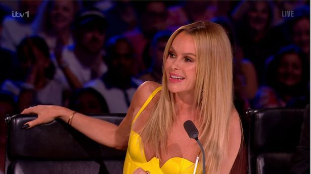 Amanda Holden kendi bildiğini okudu! Cesur kıyafetler giymeye devam ediyor 3