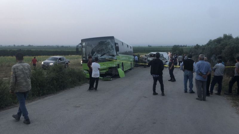 Adana’da minibüsle belediye otobüsü çarpıştı! Kazada 3 kişi vefat ederken 10 kişi de yaralandı! 4