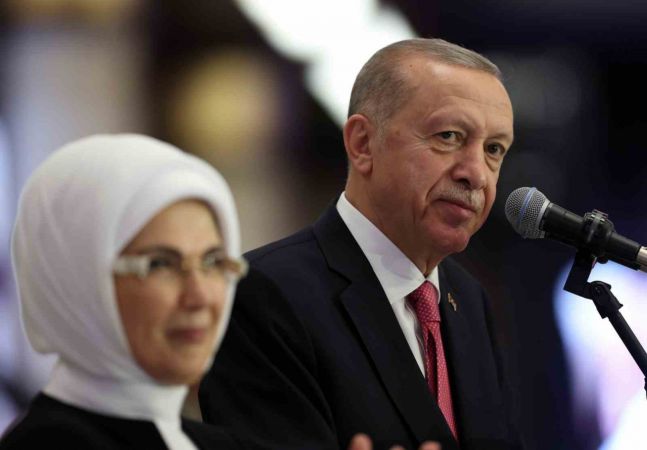 Cumhurbaşkanı Recep Tayyip Erdoğan 'KONUŞURKEN DÜNYA LİDERLERİ YANINDA YER ALDI' 3