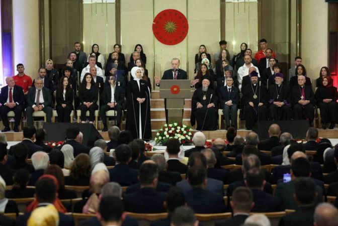 Cumhurbaşkanı Recep Tayyip Erdoğan 'KONUŞURKEN DÜNYA LİDERLERİ YANINDA YER ALDI' 5