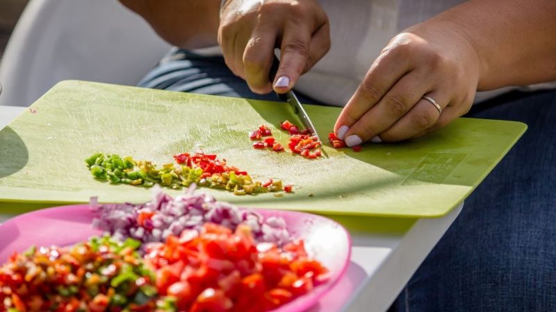 Her mutfakta bulunan plastik kesme tahtası aslında tehlike saçıyor! Uzman isim konuya dair araştırma yaptı! 2