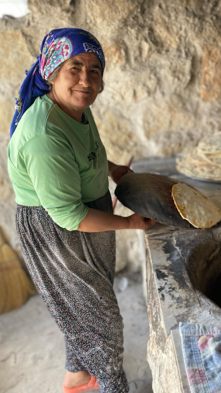 Depremde hayatını kaybeden fenomenin annesi paylaşımları ile dikkat çekti! Taha Duymaz’ın annesi ‘para kazanmam lazım’ dedi! 2