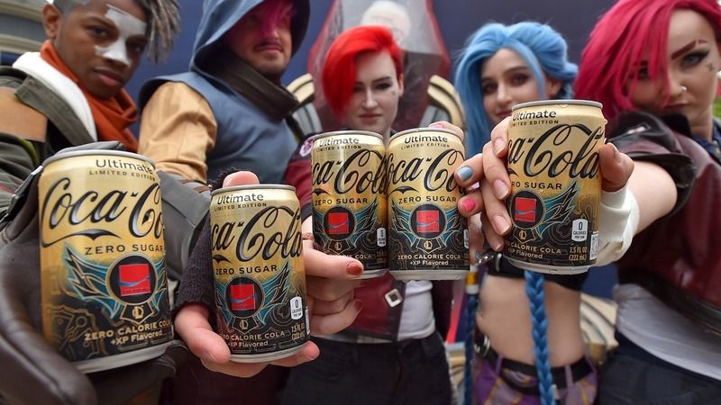 Yeni kola piyasaya sürüldü! Coca Cola’dan dikkat çeken League of Legends iş birliği! 2