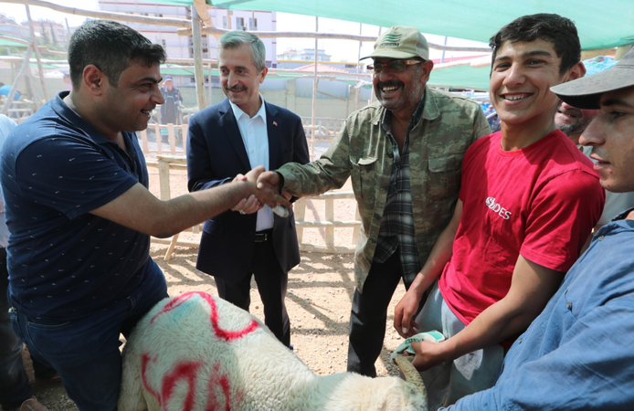 Gaziantep ŞAHİNBEY BELEDİYESİ'NDEN 3 BİN Lira KURBAN BAYRAMI YARDIMI Başkan Tahmazoğlu DUYURDU! Kurban Parası Nasıl Alınır? Başvuru Şartları nelerdir? 3