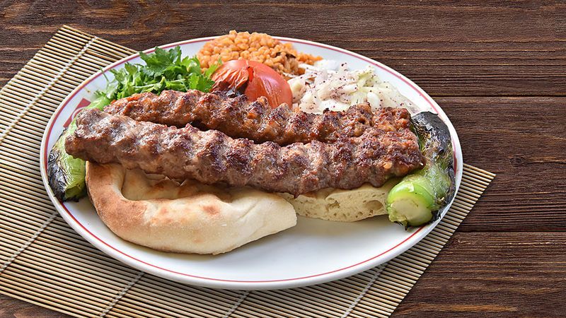 Meğer Evde de Yapılabilirmiş… Çıtır Urfa Kebap ile Ziyafet Çekin! Tüm Detaylarıyla Evde Urfa Kebap Nasıl Yapılır? 5