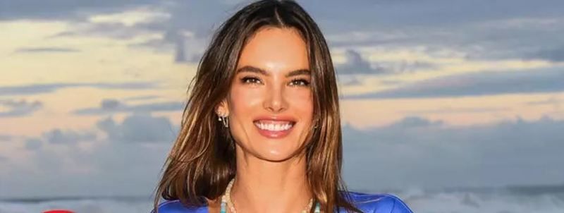 Victoria’s Secret Modeli Alessandra Türkiye’de reklam yüzü oldu! Antalya’ya giden ünlü model halktan büyük ilgi gördü! 1