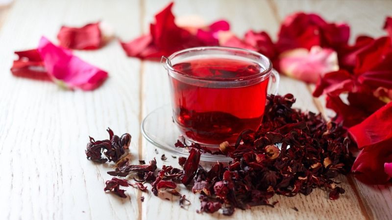 Vücutta biriken ödemi anında atmaya yarıyor! Bu mucizevi bitki böbrekleri yeniliyor! Hibiskusun duyunca çok şaşıracağınız faydaları! 2