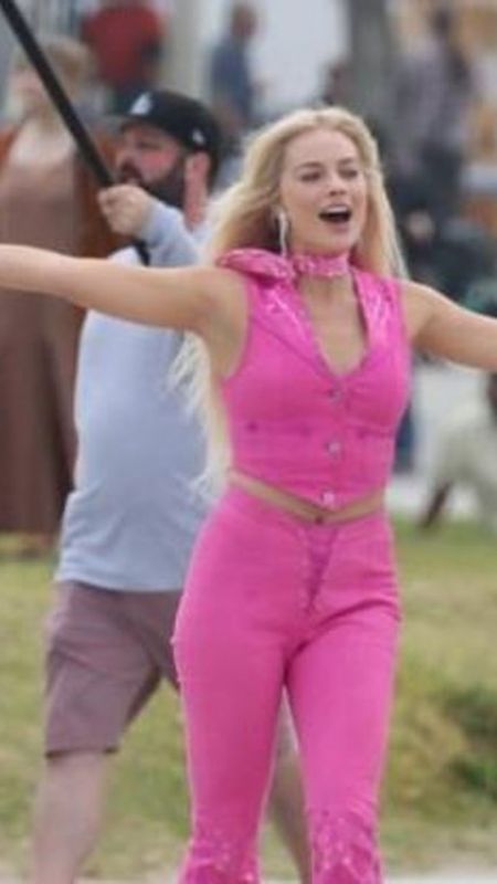 Barbie filmiyle dillerden düşmeyen Margot Robbie’den ayak itirafı! Açıklaması herkesi şoke etti! Ayak fetişistleri bayram ediyor… 3