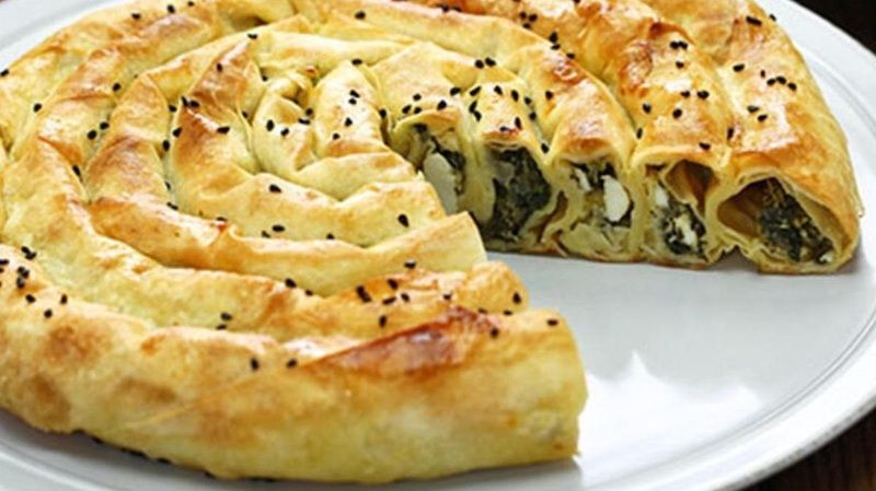 Yufka kullanmadan da börek yapılabiliyor... İşte yufkasız pırasalı börek tarifi... 2