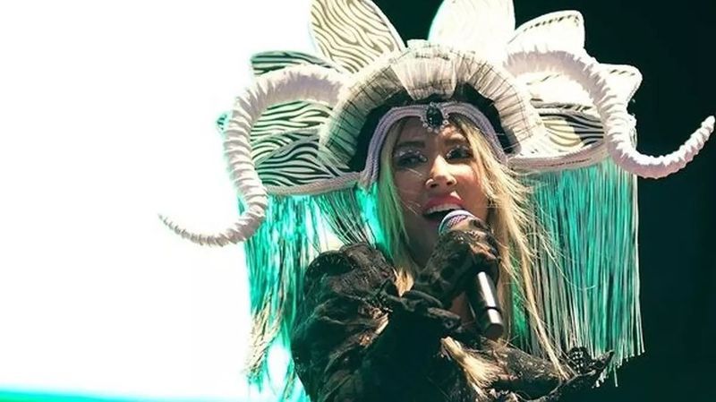 Hande Yener’in Kıbrıstaki küçük cenneti! Son albümünü yayınladı, ülkeyi terk etti! 3