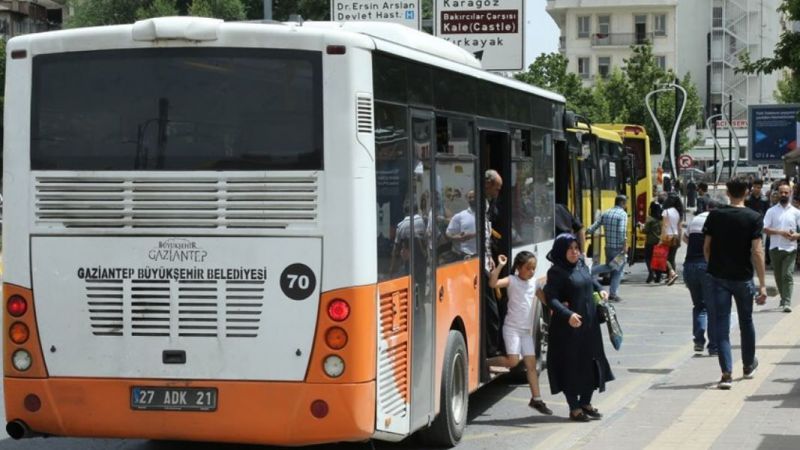 Gaziantep’te beklenen oldu, toplu ulaşım biletleri zamlandı! Gaziantep'te Peş peşe gelen ZAMLAR vatandaşı sıcaktan daha fazla bunalttı... 1