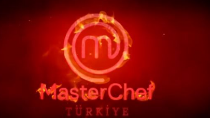 MasterChef’te kimsenin beklemediği büyük sürpriz: Yedekten geldiği gibi topun ağzına kondu! “Çok kalamaz…” 1