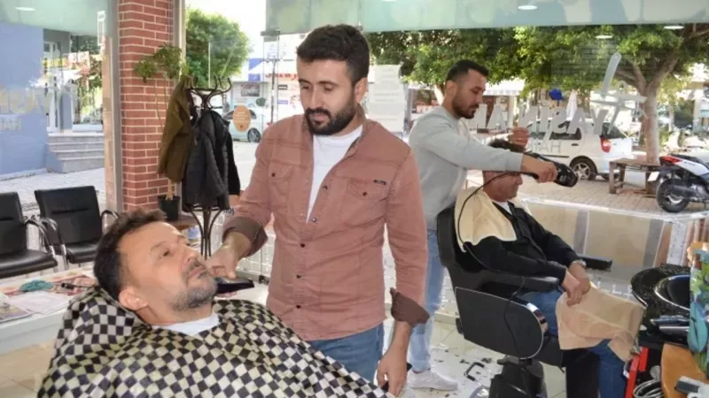 Gaziantep'te 3.sınıf berberler 100 TL’den başlıyor! Erkek berberlerinin yeni fiyat tarifesi… 2