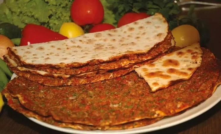 Gaziantep usulü Lahmacun yapmanın püf noktası! Çıtır çıtır olmasının tek bir tüyosu var 2