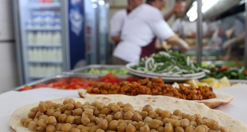 Gaziantep’in Efsane Lezzeti: Nohut Dürümü! Uygun Fiyatı ve Lezzetiyle Tercih Ediliyor 1