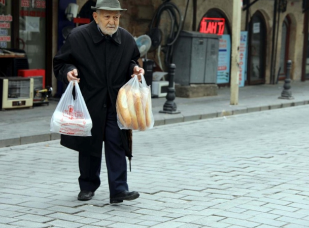 100 Yaşında Asırlık Çınar Mehmet Tekerlek... Gaziantep'te Yardıma Adanmış Bir Ömür 'Topla Dağıt Dinsin Ağıt 4