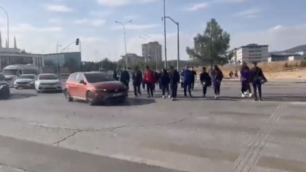 Gaziantep’te öğrencilerin tehlikeli yolculuğu! Vatandaşların üst geçit feryadı