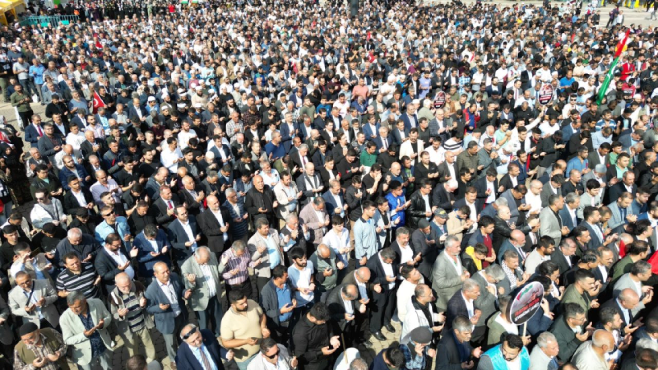 Gaziantep'te Gazze'de ölenler için gıyabi cenaze namazı kılındı