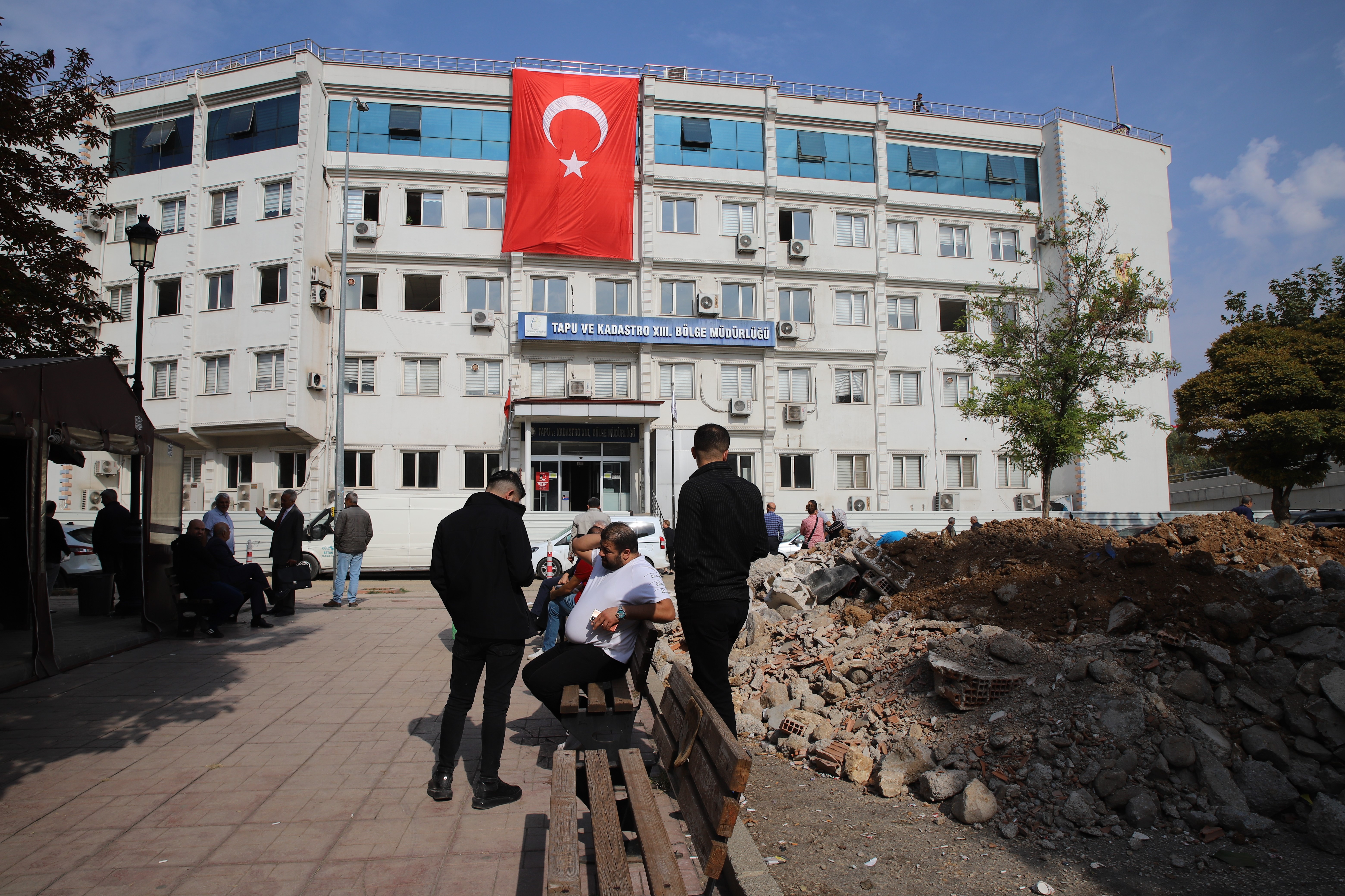 Gaziantep Tapu Kadastroda güçlendirme çalışmaları deprem korkusu yaşattı