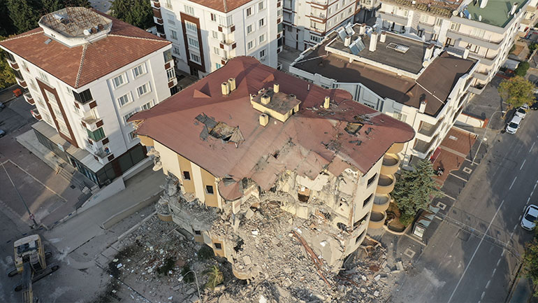 Depremden etkilenen Gaziantep'te ağır hasarlı binaların yüzde 55'i yıkıldı