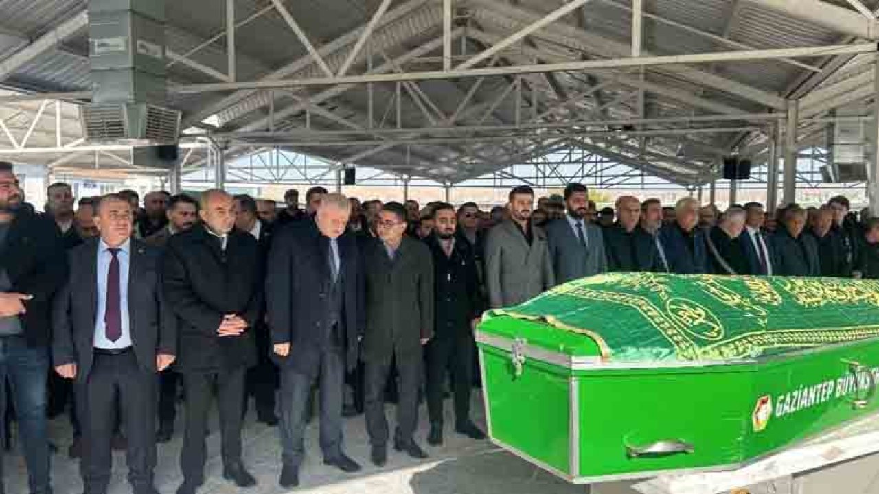 Gaziantep'i üzen vefat! Avukat Oğuz Hocaoğlu’nun oğlu Emre gözyaşları arasında toprağa verildi