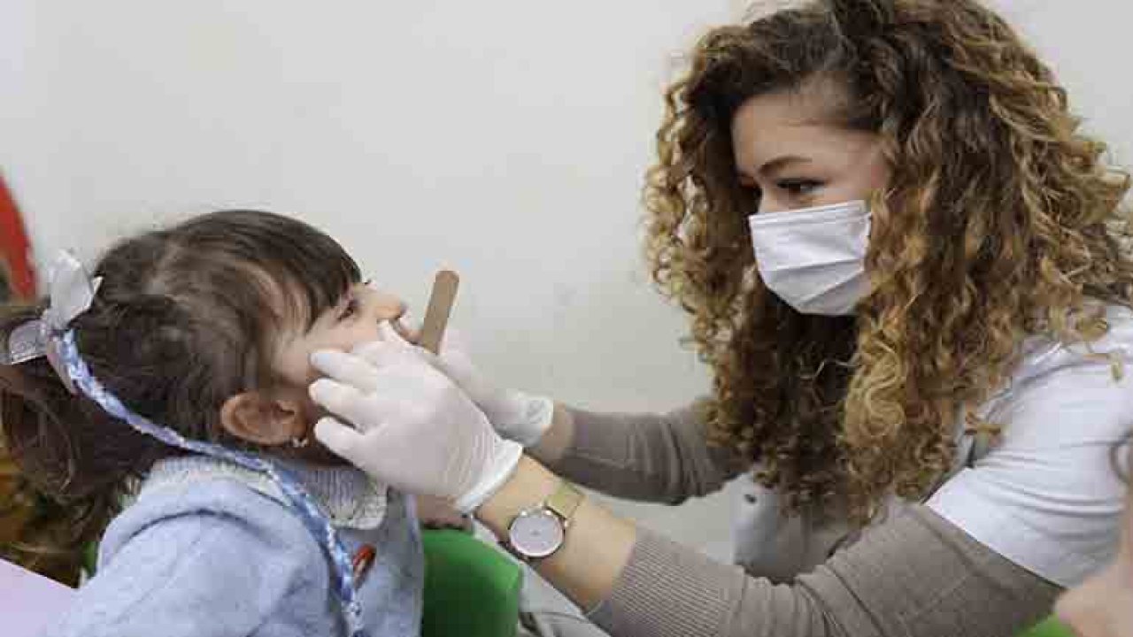 Gaziantep'te özel bakım gerektiren bireylere ve öğrencilere ağız ve diş sağlığı eğitimi verildi