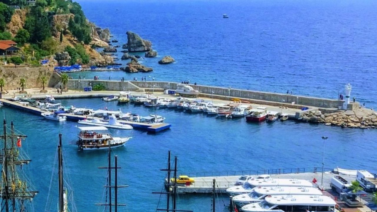 Antalya'da Ailece Tatil Keyfi