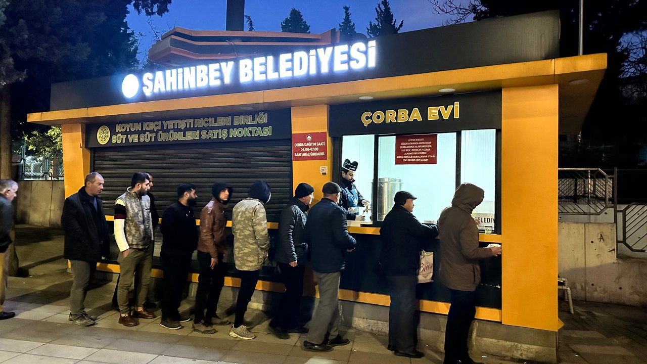 Şahinbey Belediyesi'nden her gün 14 bin kişiye çorba ikramı