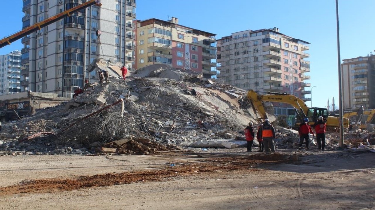 Gaziantep’teki depremde 49 kişiye mezar olan 11 katlı Emre Apartmanı davası görüldü