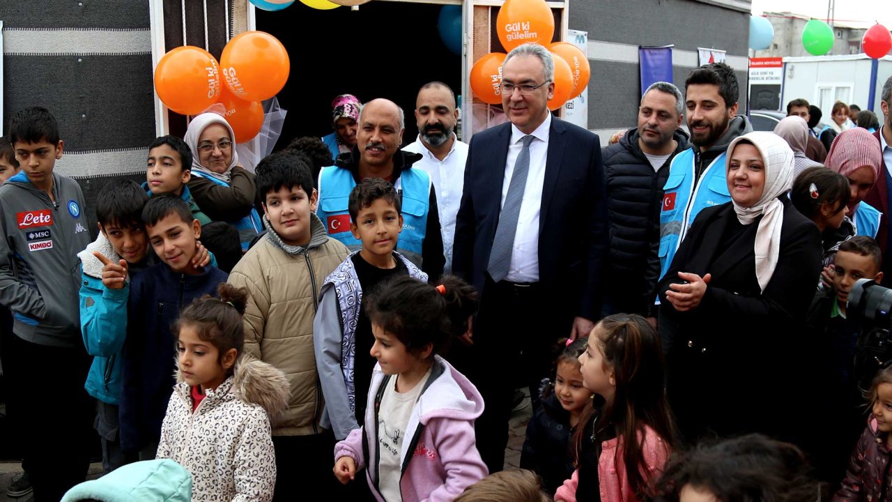 Gaziantep'te Bülbülzade Vakfı'ndan Konteyner Kente Çocuk Yaşam Merkezi