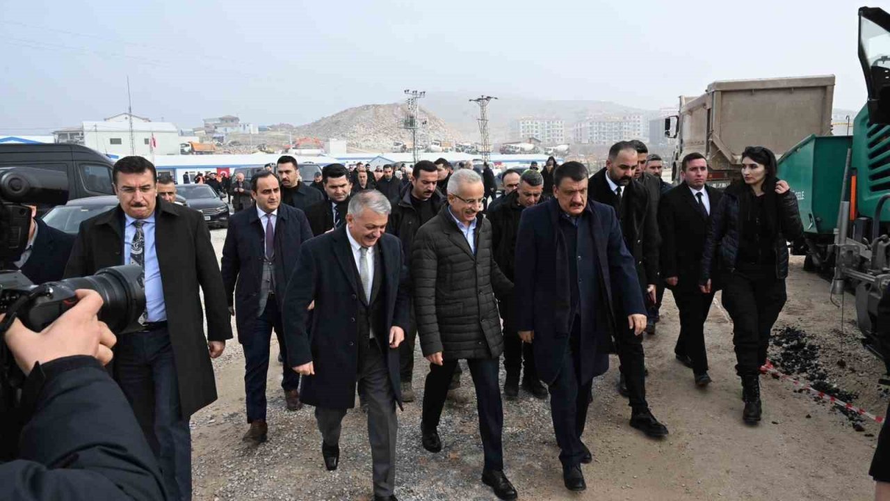 Gaziantep Ve 11 Şehirde 6 Şubat'ta Yollar YIKILMIŞTI: ' 6,3 milyar TL harcandı'