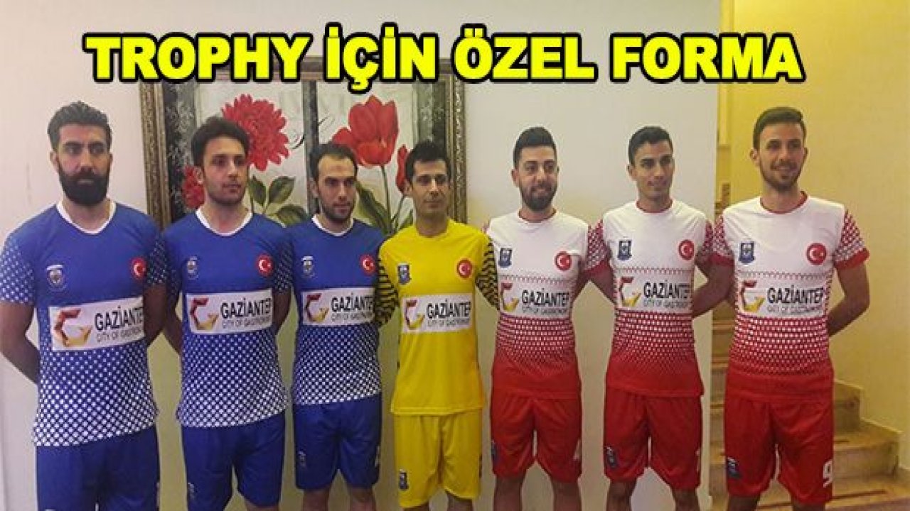 Hokeycilere Trophy için özel forma tasarlandı