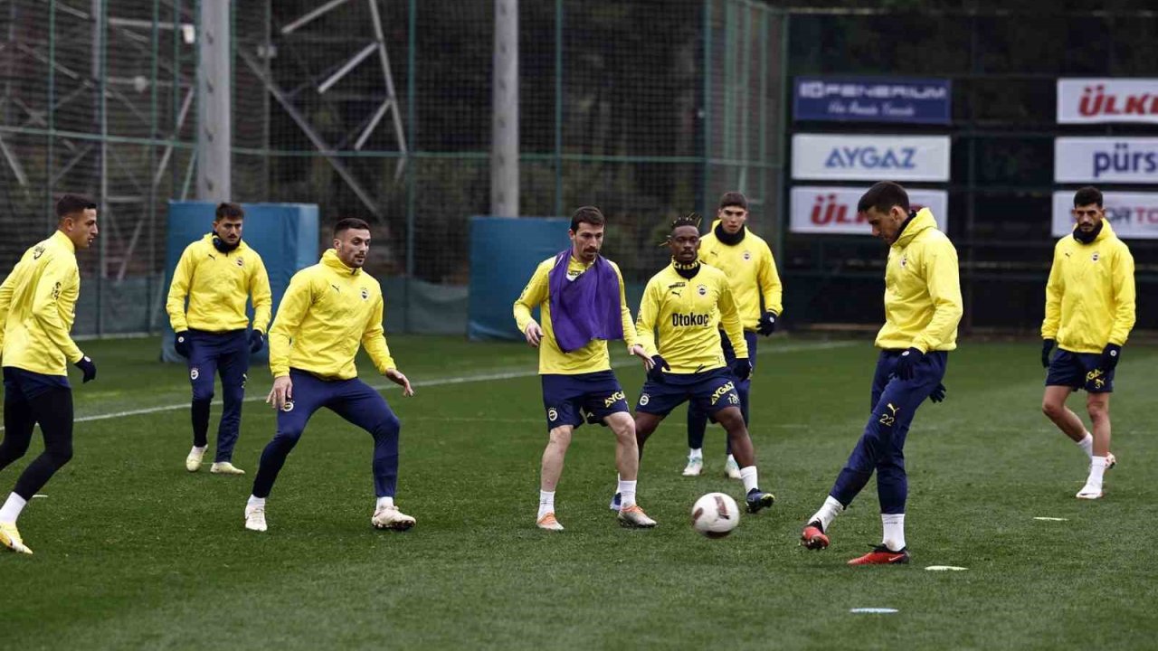 Gaziantep FK Fenerbahçeyi ağırlayacak! Fenerbahçe, Gaziantep Futbol Kulübü maçı hazırlıklarına başladı