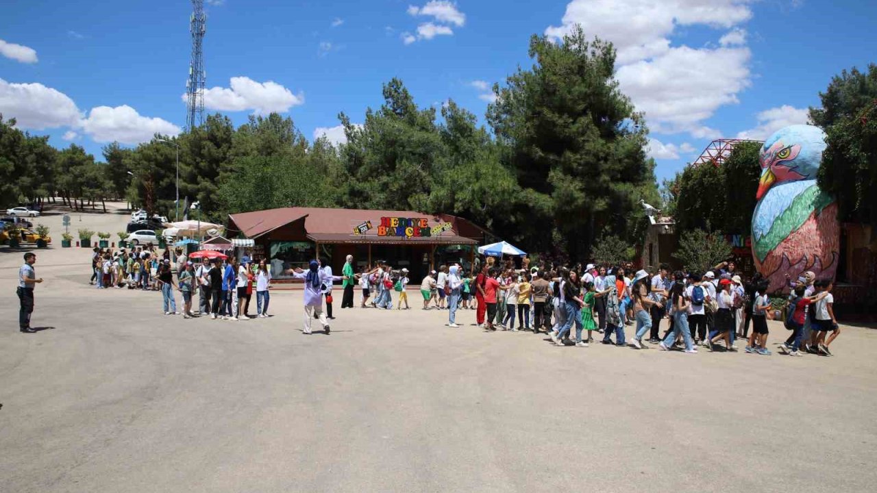 Gaziantep Hayvanat Bahçesi’ni 1 yılda 4 milyon 750 bin kişi ziyaret etti