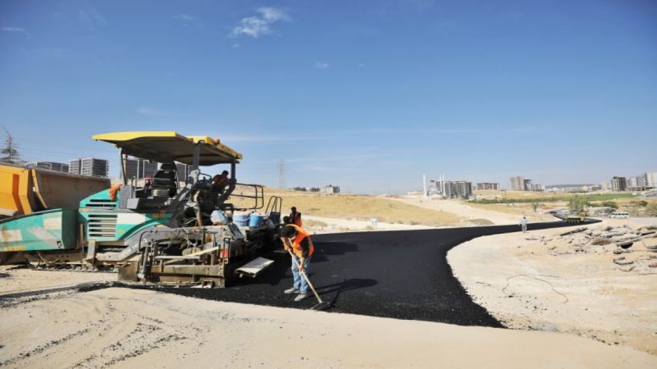 OSMANGAZİ MAHALLESİ’NDE YENİ AÇILAN YOLLAR ASFALTLANIYOR