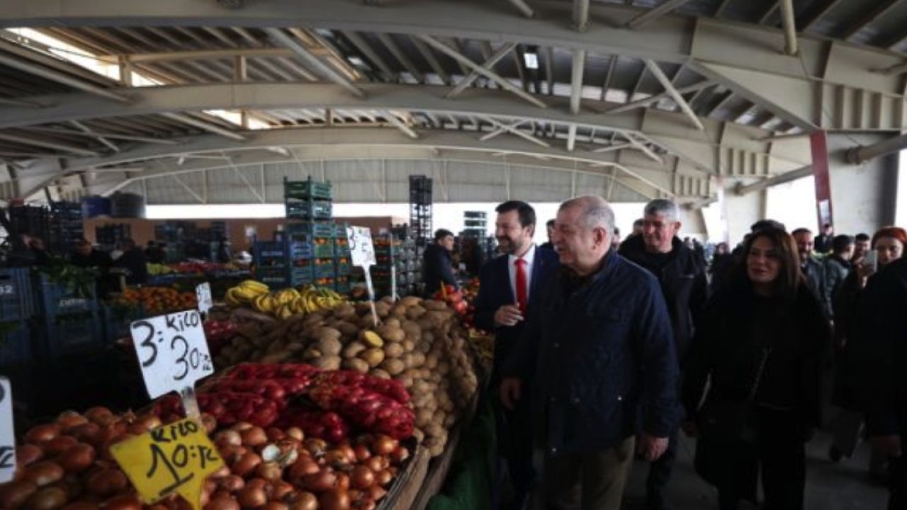 Zafer Partisi Genel Başkanı Özdağ, Gaziantep'te semt pazarını ziyaret etti