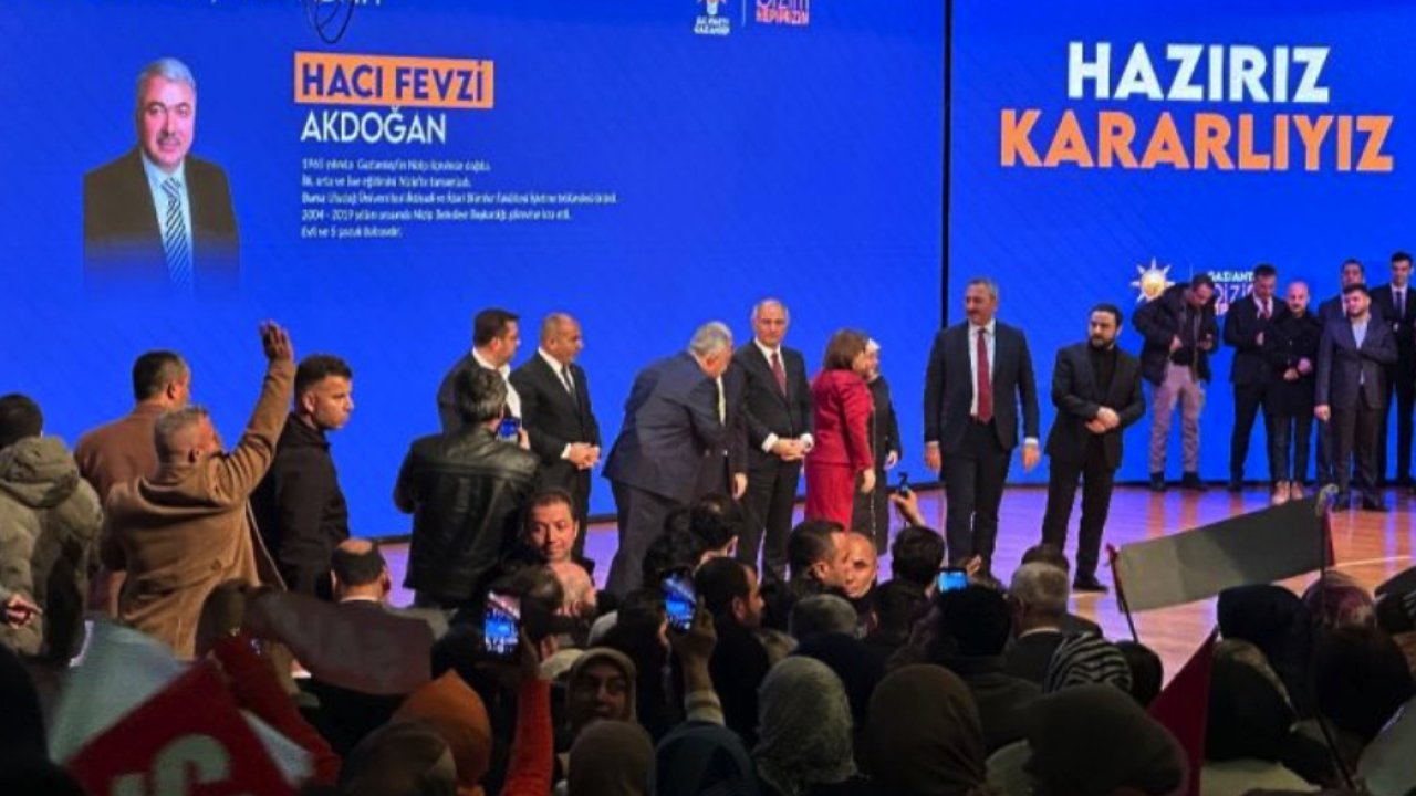 Ak Parti aday tanıtımınında Mehmet Sarı Krizi! Resmen Protesto Etti