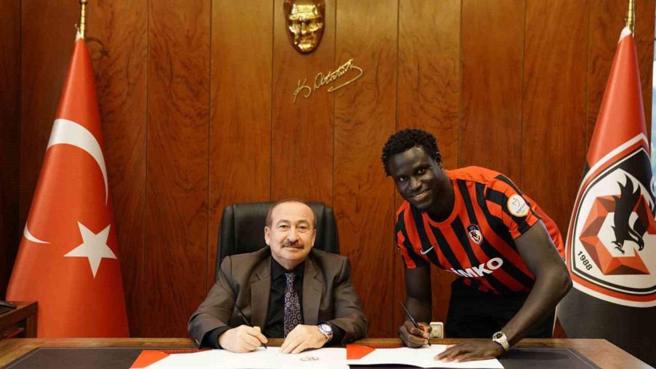 GAZİANTEP FK ROMANYA UYRUKLU OLMAYAN FUTBOLCU TRANSFER ETTİ! Aliou Badji Gaziantep FK’da