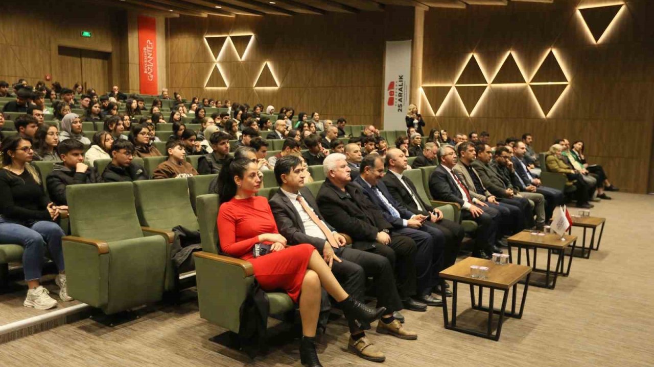 Büyükşehir, “104. yılında Kahramanmaraş paneli ve sergisi” düzenledi