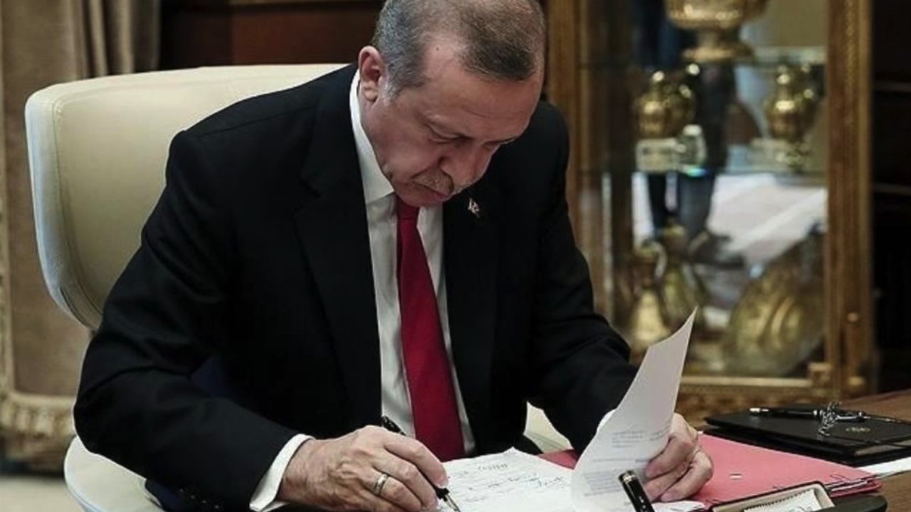 Cumhurbaşkanı Erdoğan İmzaladı! Atama ve Görevden Alma Kararları Resmi Gazetede Yayımlandı