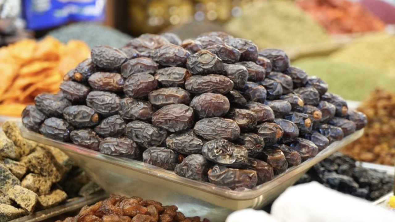 Gaziantep'te ramazan öncesi hurma tezgahtaki yerini aldı. Hurma'nın kilosu ne kadar oldu?