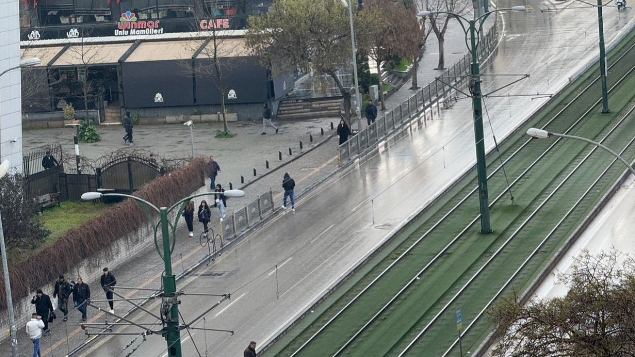 Gaziantep’te aniden bastıran sağanak hayatı olumsuz etkiledi